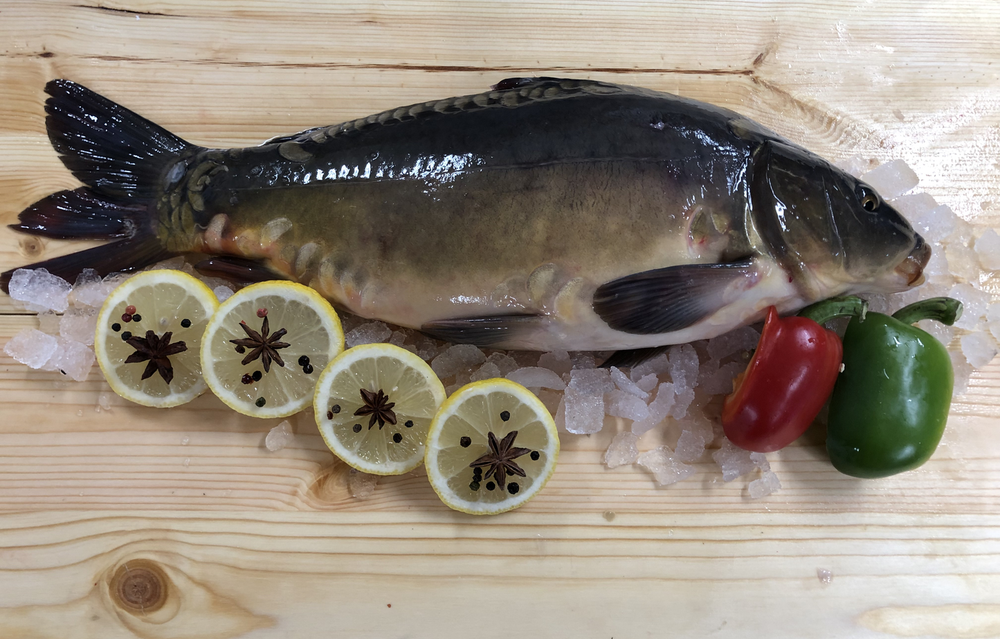 Karp Cały Świeży